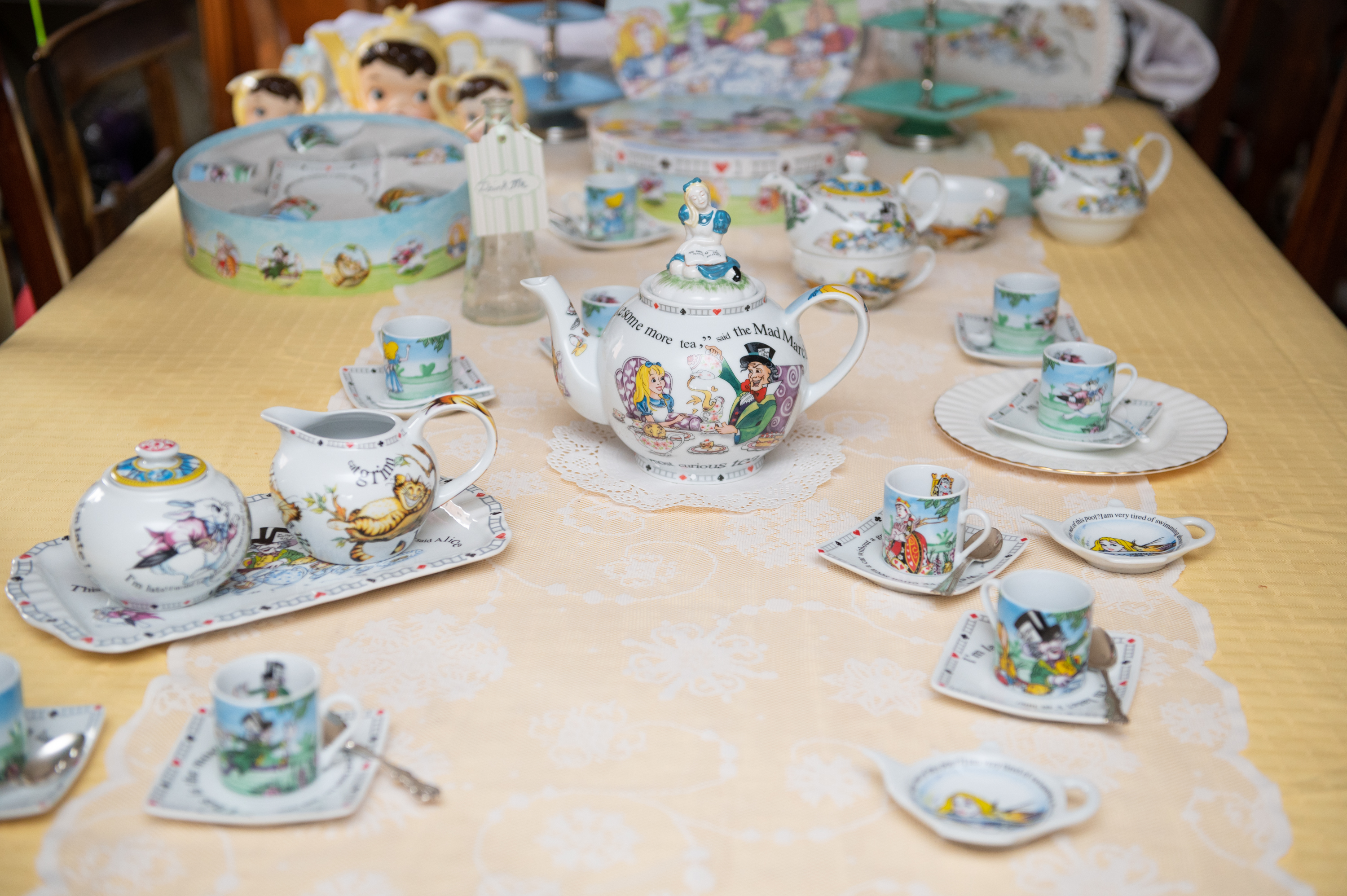 Children's Alice in Wonderland Tea Set